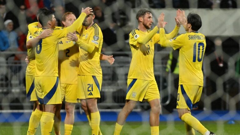 456786543332323232335