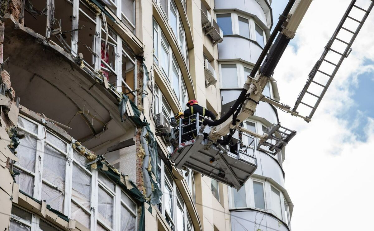 When Destruction Is “Not Seen”: An Action Algorithm That Helps the State Regain Its Sight