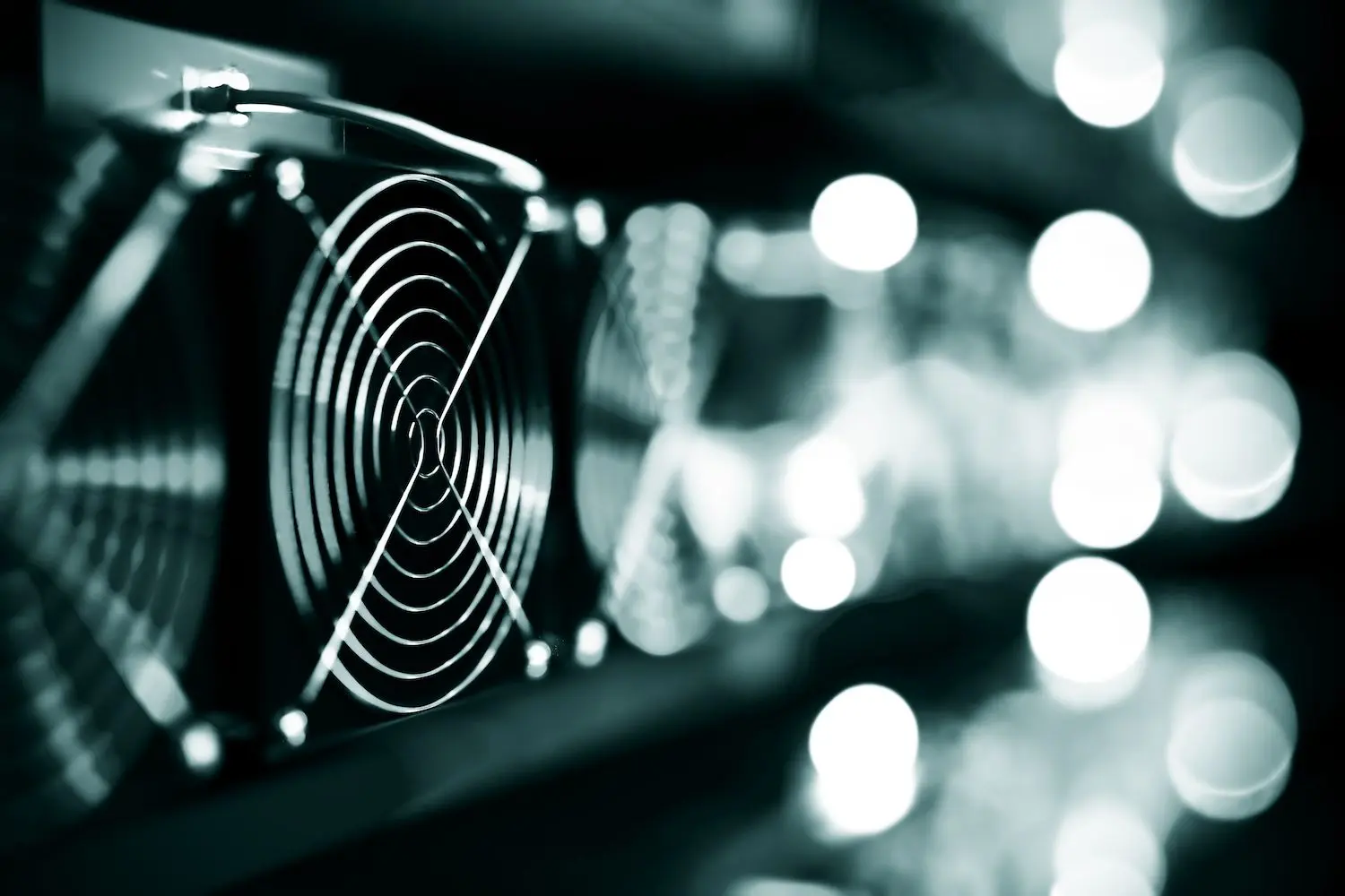 Bitcoin Miners Move into AI: What Is Happening to the Industry