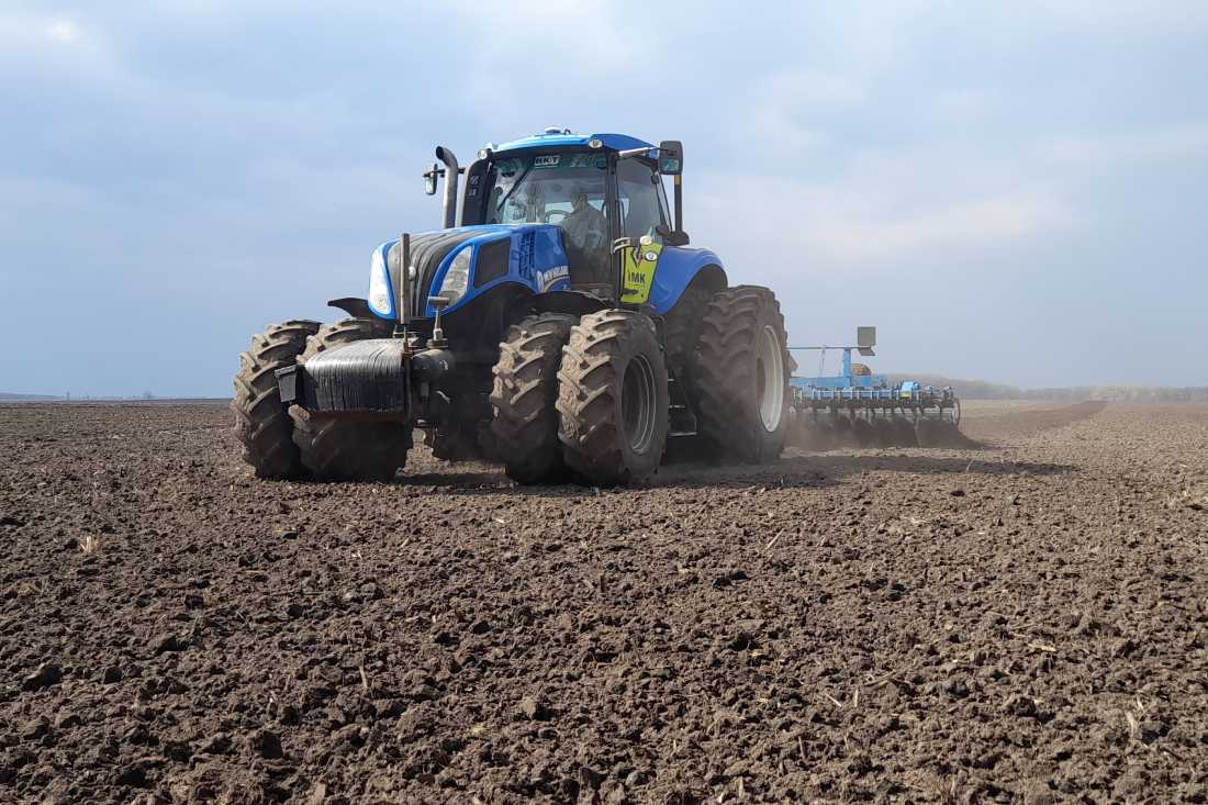 Farmers in Frontline Regions Return to Their Land Even When the War Gives No Guarantees