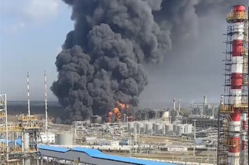 Strikes on Oil Refineries Increase Fuel Pressure on Russia: Why Shortages Are Already Spreading Beyond Individual Regions