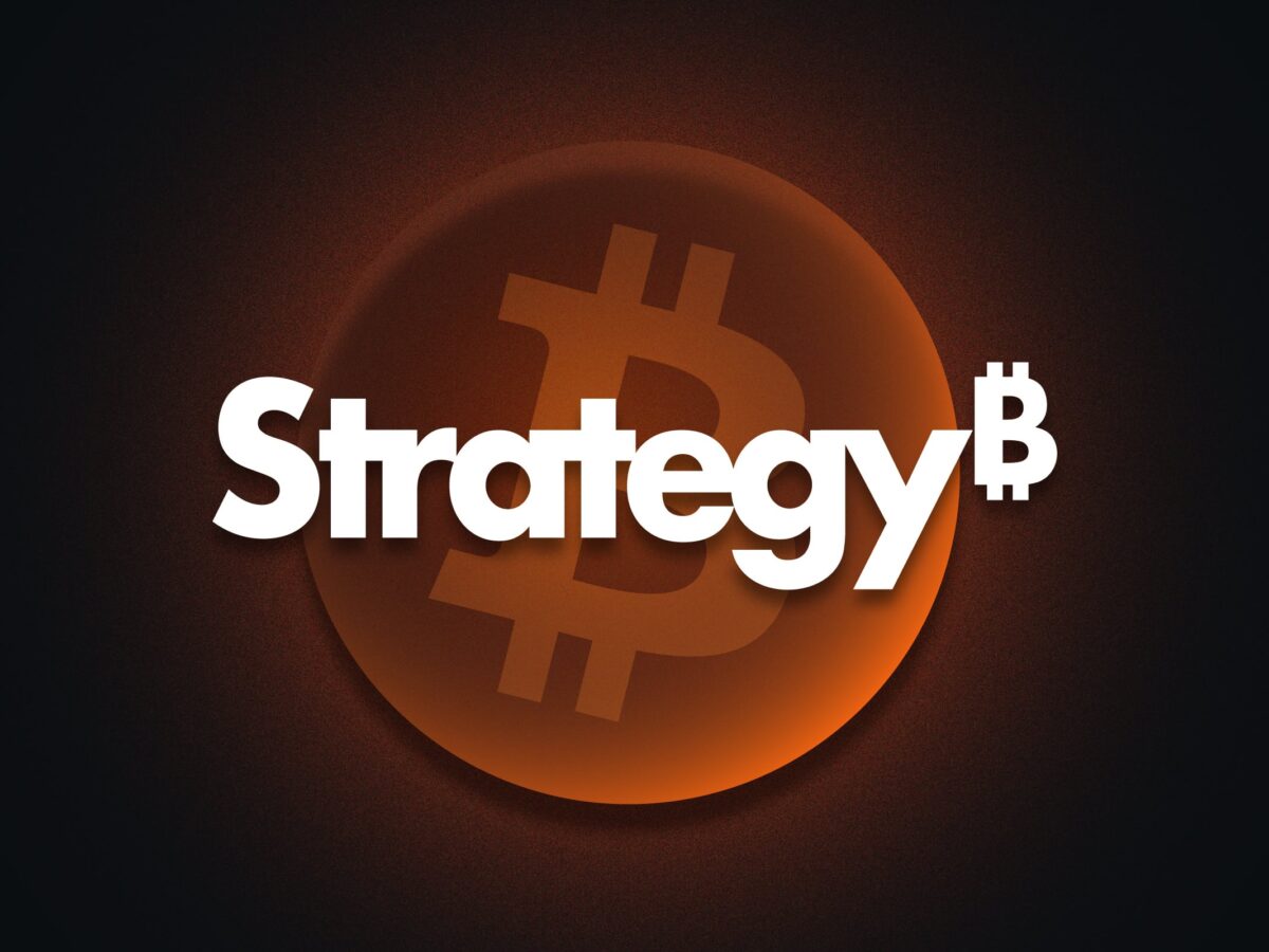 Strategy Sells Bitcoin Worth Hundreds of Millions and Changes Its Signal to the Market