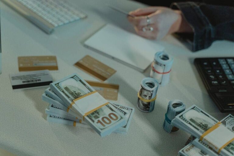 66767665443333465667